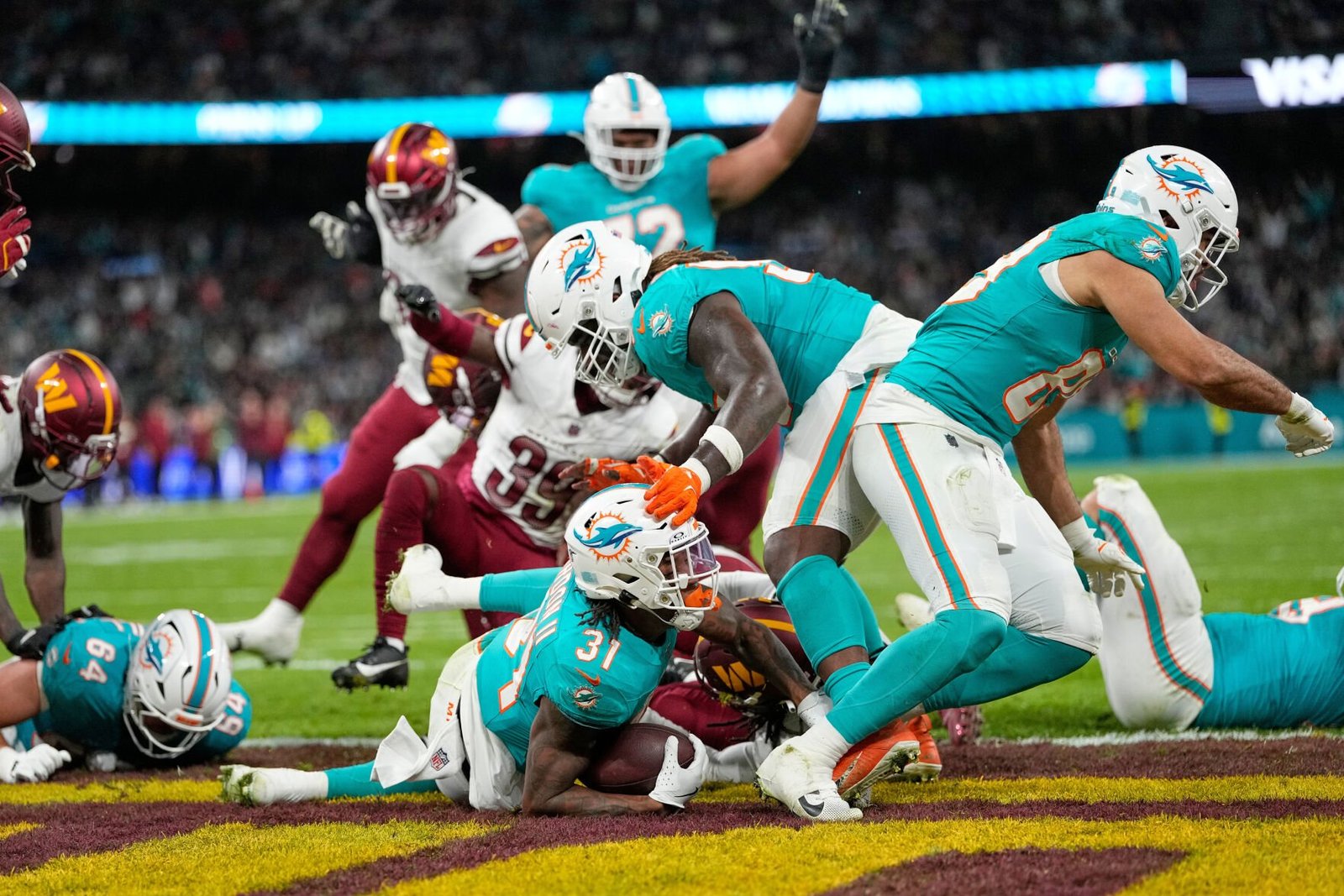 Commanders vs Dolphins: Miami Cruises to Victory in AFC Showdown
